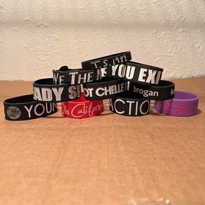 Lot of rubber band bracelets
